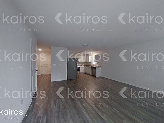 4th image of 1813 Lawn Ave