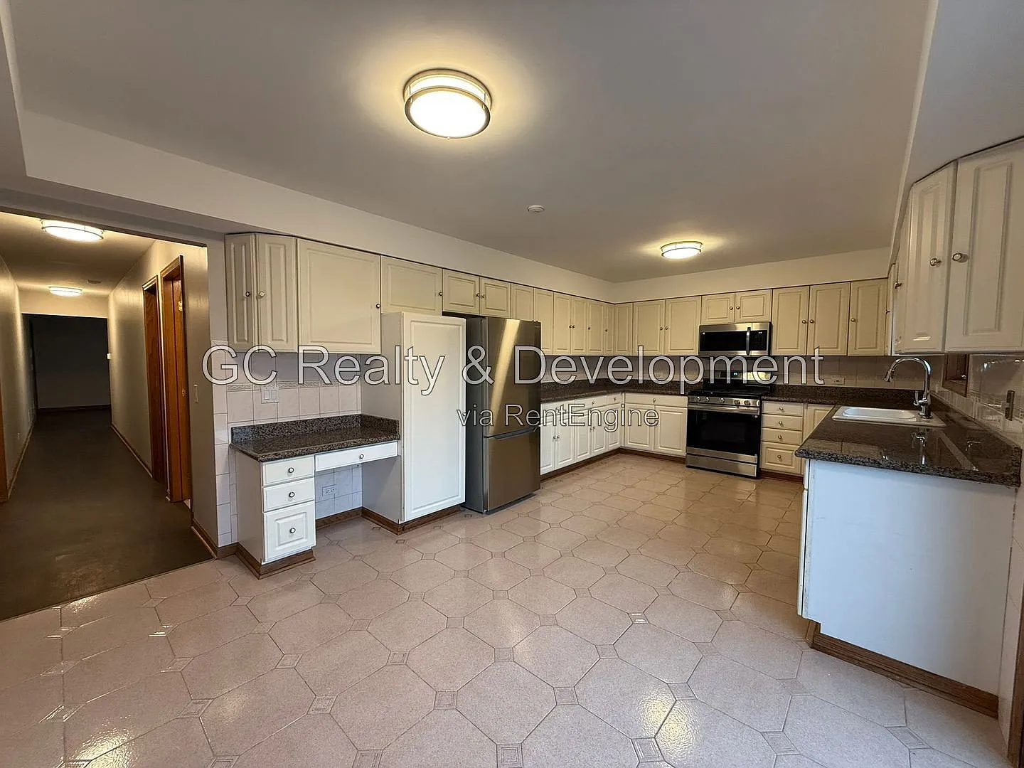 2 bed, 2.0 bath, 1800 sqft, $2,095 — Photo 2