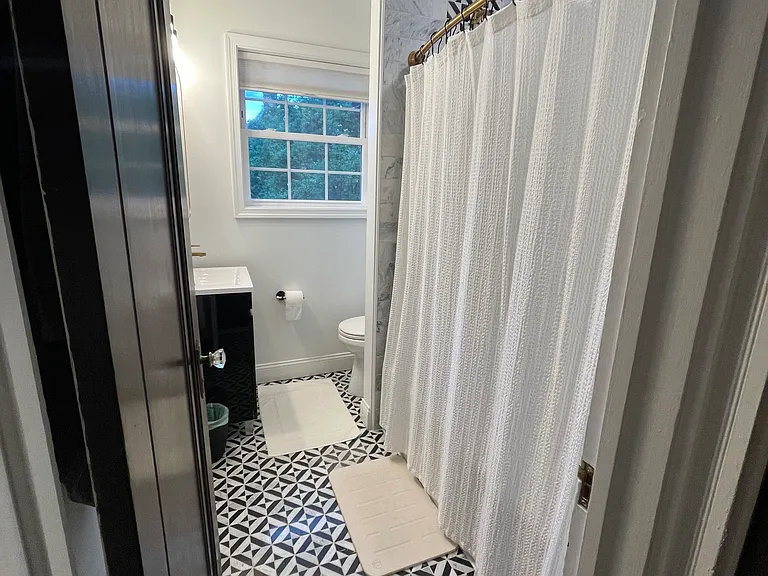 203 Hopkins Rd — Photo 7