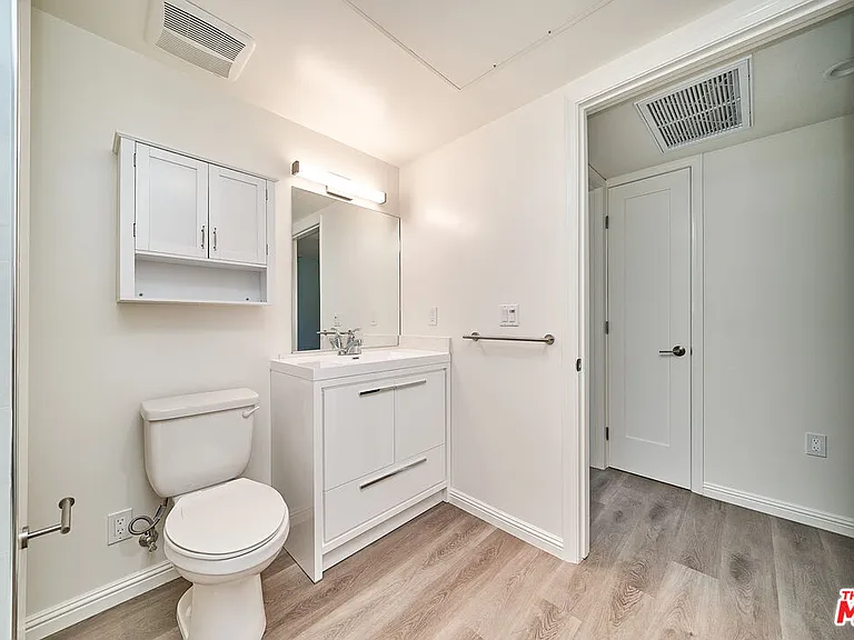 951 S Wilton Pl #204 — Photo 19