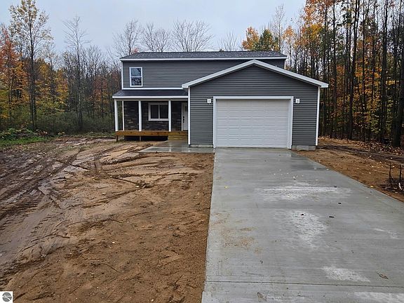 4th image of 135 Spring Valley Dr