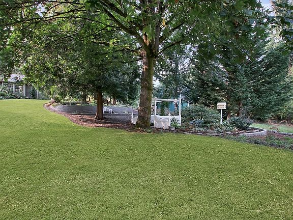 3rd image of 11324 195th Ave E