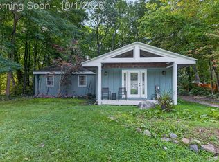 4595 Webberdale Dr, Holly, MI 48442