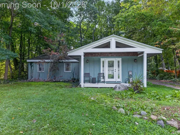 4595 Webberdale Dr, Holly, MI 48442