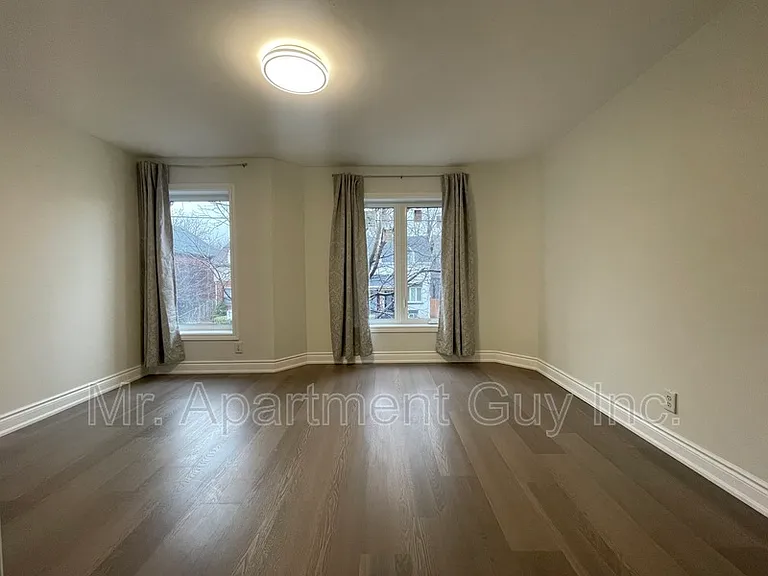 88 Clyde St — Photo 3