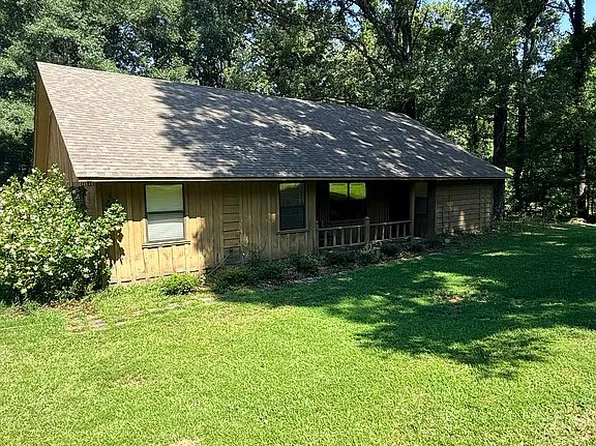 417 Silver Creek Dr, Vicksburg, MS 39180