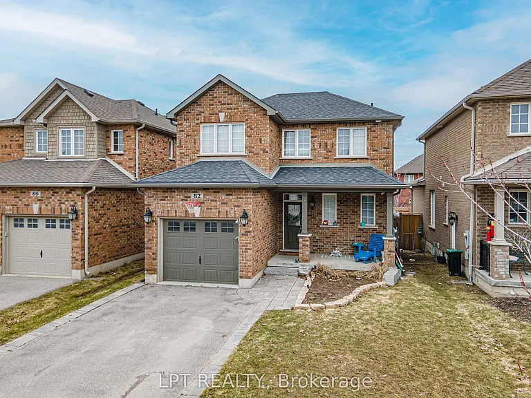82 Nathan Cres — Photo 2