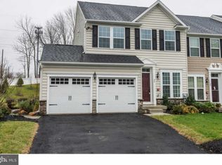26 Hawkswell Cir, Oreland, PA 19075