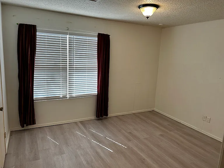 1100 SW 77th Pl — Photo 18