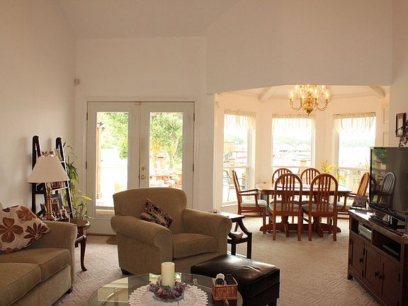 4th image of 185 Seaside Dr