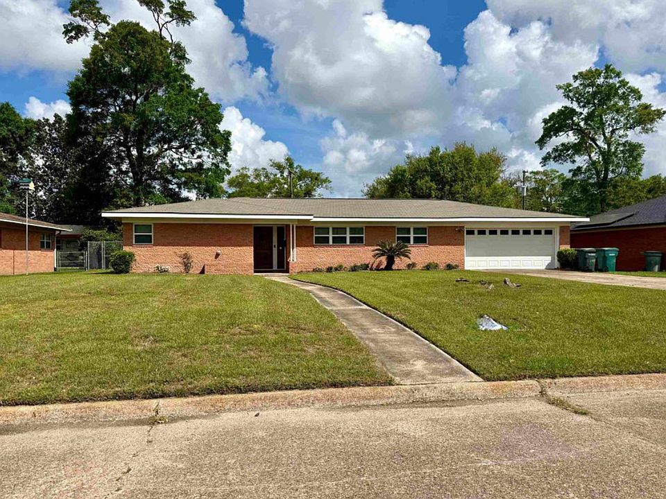 2nd image of 3450 Durwood Dr