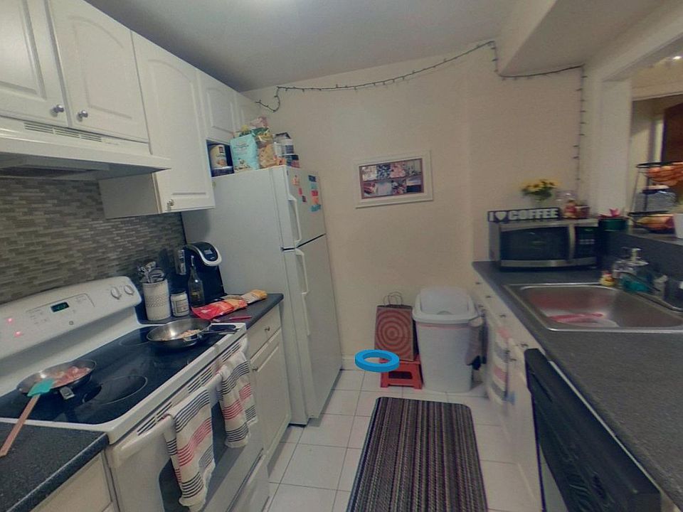 1st image of 94 Pleasant St #22