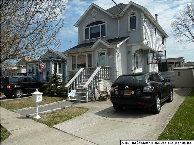 1st image of 136 King St