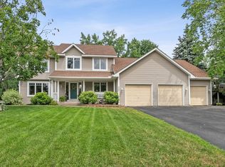 527 Red Pine Ln, Eagan, MN 55123