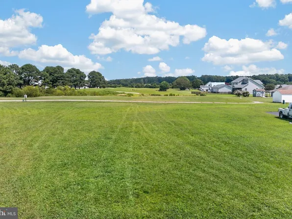 337 Navigator Dr, Greenbackville, VA 23356