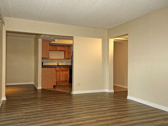 3rd image of 101 Lewfield Cir