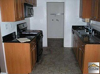 2nd image of 20214 Cohasset St Unit 6