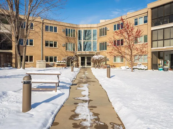 4360 Brookside Ct APT 310, Edina, MN 55436