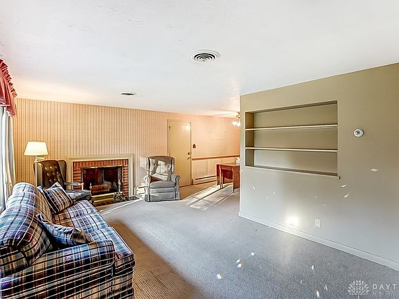 4th image of 3812 Lenox Dr