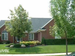 49907 Julia Dr, Macomb, MI 48044