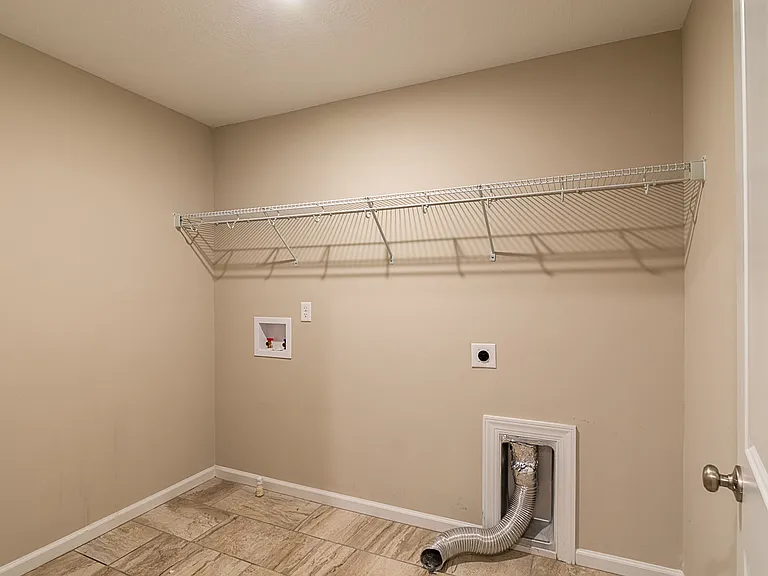 453 Arrowwood Dr — Photo 28