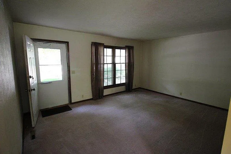 3 bed, 1900 sqft, $1,600 — Photo 4