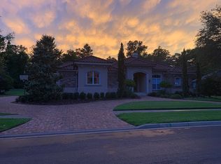 674 Richmond Close, Tarpon Springs, FL 34688