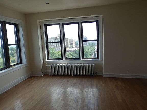 3rd image of 5300 S Shore Dr APT 112