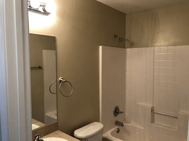 3201 Ginny Lake Dr — Photo 16