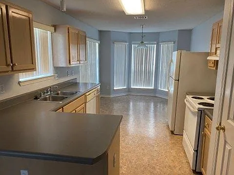 3 bed, 1514 sqft, $2,195 — Photo 4