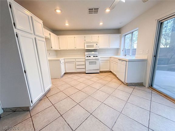 2nd image of 1008 Windhook St