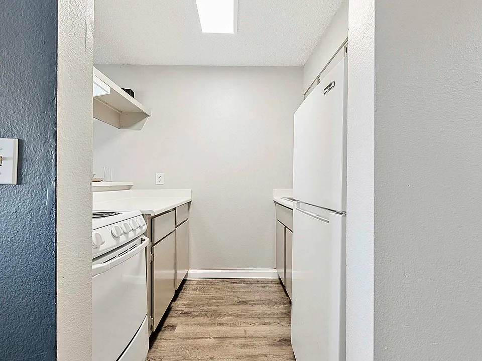 Explore this sleek kitchen design, perfect for modern living.