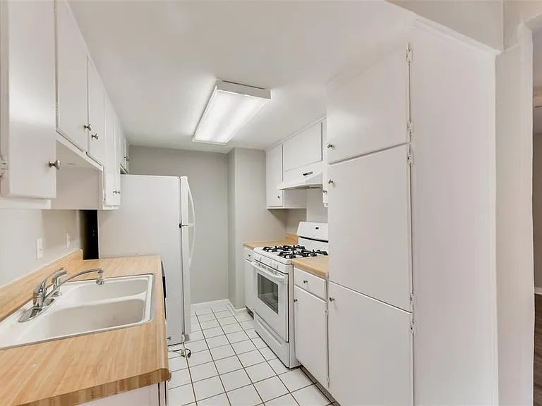 15914 Stillwood St #1079 — Photo 5