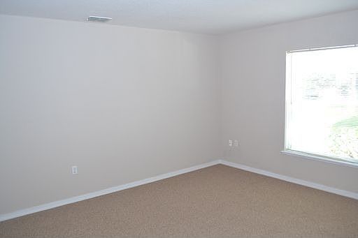 5th image of 1615 Bankhead Ave