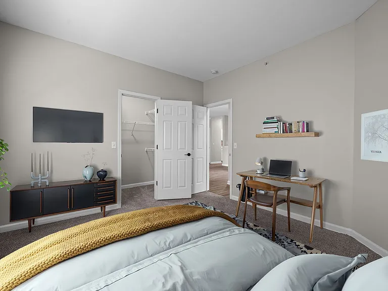 O'Fallon (Renovated) - 3 Bed / 2 Bath - 1,330 Sq.Ft.