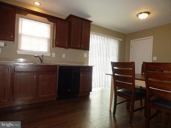 5th image of 49 Maidstone Ave