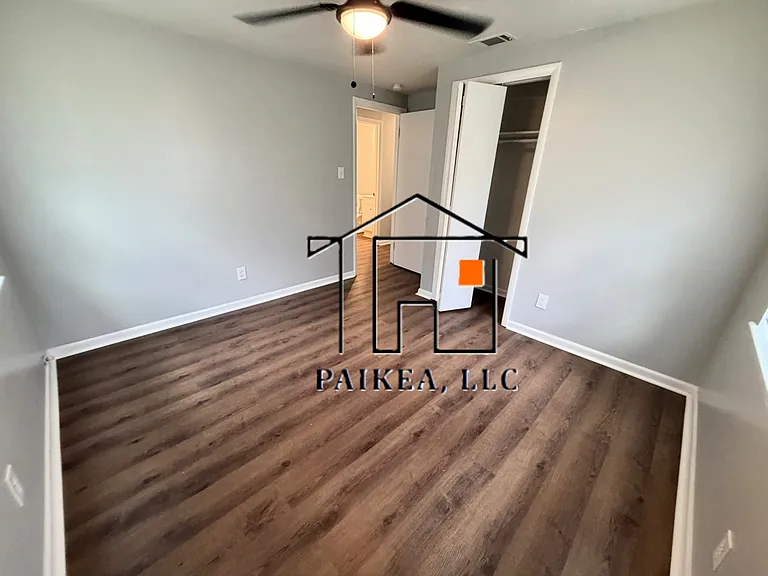 18 Helmken St — Photo 10