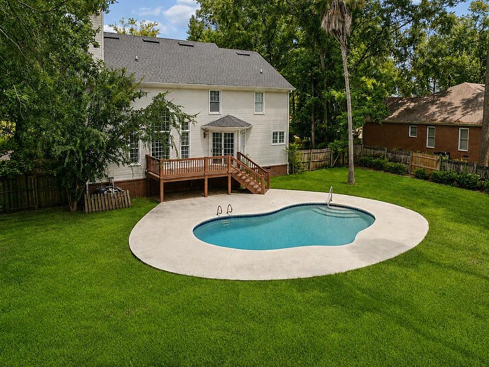 1st image of 745 Lake Laurie Dr