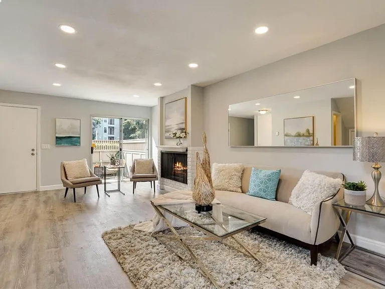 626 S Fair Oaks Ave — Photo 3