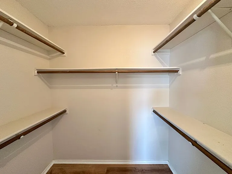 607 Hogan Dr — Photo 35