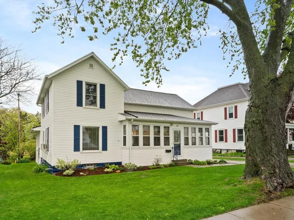 19 Hein AVENUE, Plymouth, WI 53073