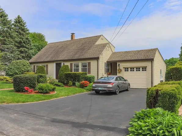 39 Dearborn Avenue, Hampton, NH 03842