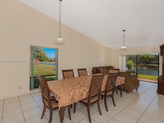 3rd image of 840 SW 120th Way