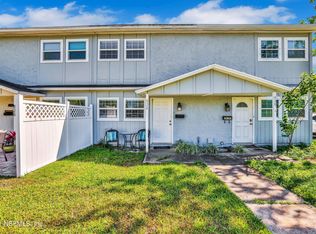 828 Cavalla Rd, Atlantic Beach, FL 32233