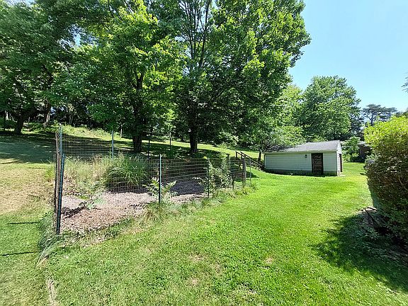 5th image of 173 Ridgeview Dr