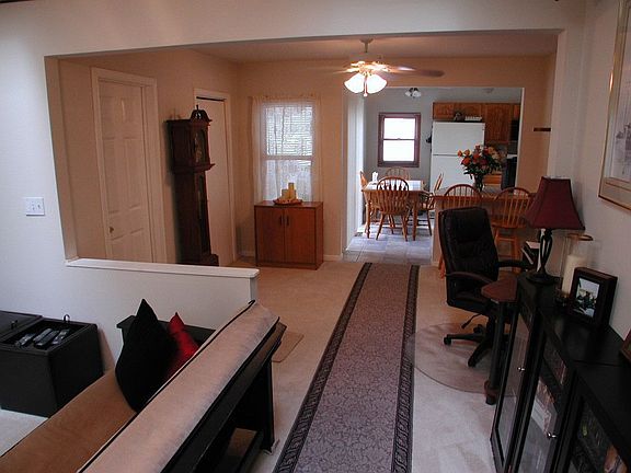3rd image of 1429 Woodbine Dr
