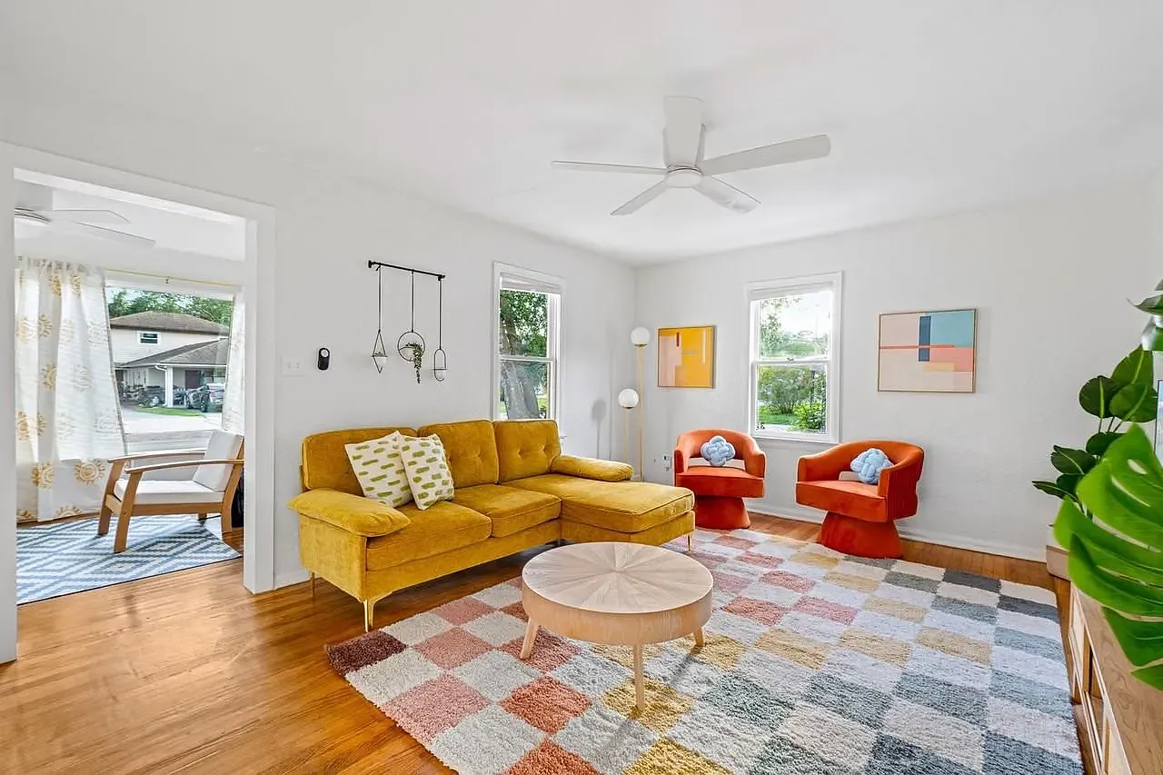 3 bed, 1172 sqft, $2,500 — Photo 1