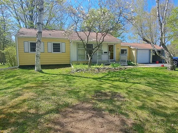 11539 North Hillside LANE, Mequon, WI 53092