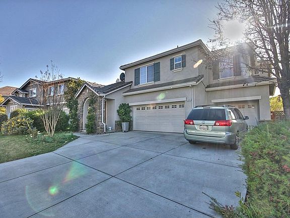 2nd image of 4519 Middle Park Dr
