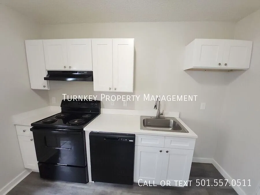 Half Off First Month's Rent | Charming 2br Little Rock Home — Photo 4